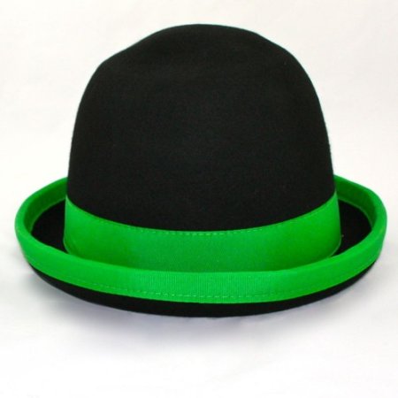 Juggling bowler hat Juggle Dream black hat and green ribbon outside 57