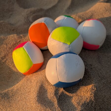 Juggling Ball – Cube with 6 Panels (Circus Budget) – Ø approx. 62 mm | 110 g white-pink